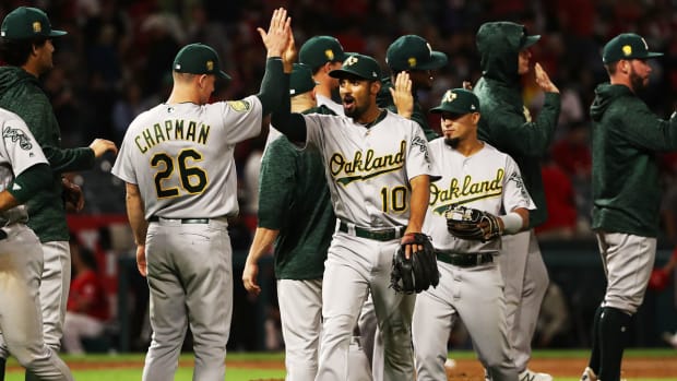 oakland-topper-baum.jpg